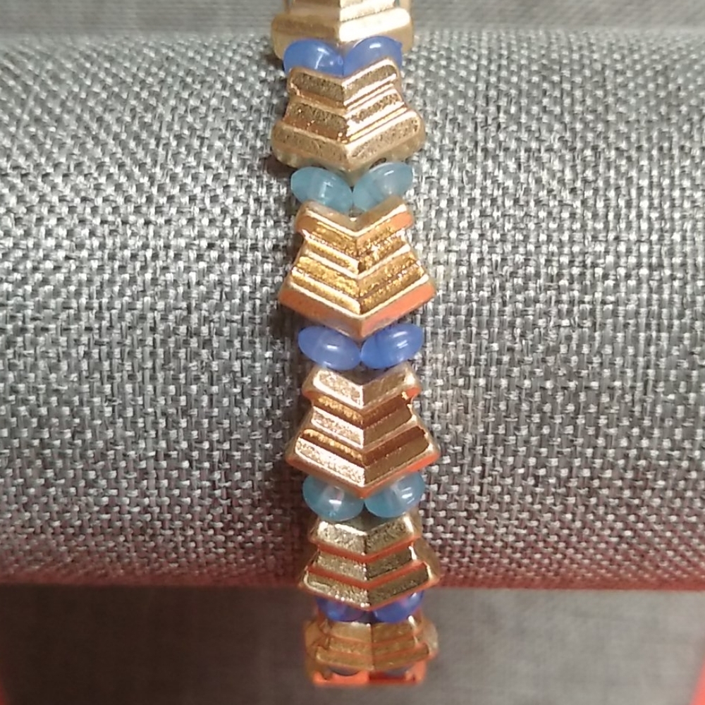 😻 3 For $15 Blue Chevron Style Stretch Bracelet - Picture 2 of 3